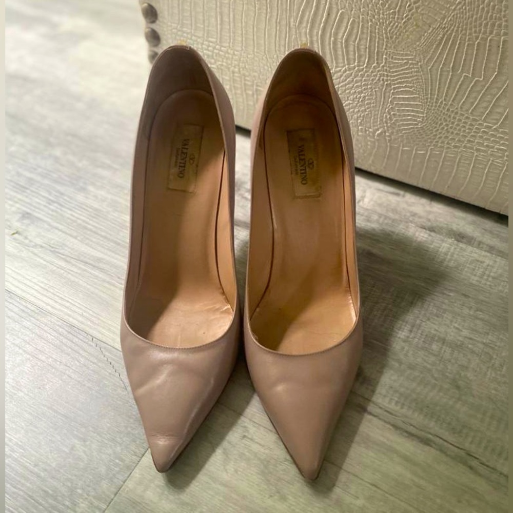 Valentino Nude Leather Heels Size 40